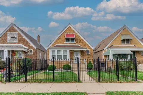 4752 S Campbell Ave, Chicago, IL 60632