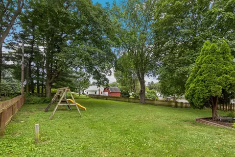 Exterior - 1205 Robin Rd, Dixon, IL 61021 photo 6 of 8