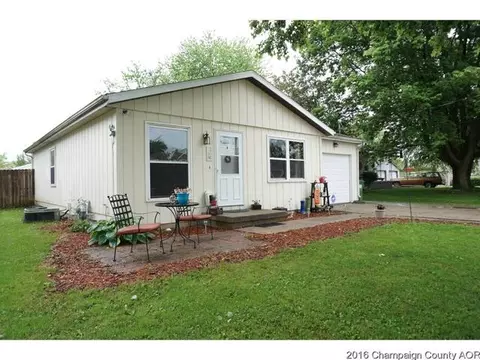 204 W Hickory St, Mahomet, IL 61853