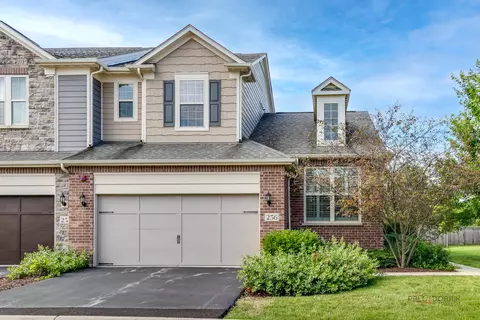 256 Belmont Dr, Lincolnshire, IL 60069
