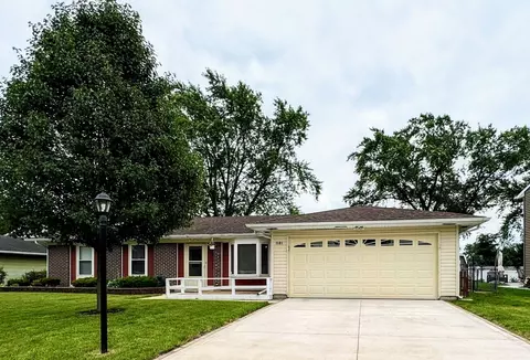 1181 Borden Dr, Elgin, IL 60120