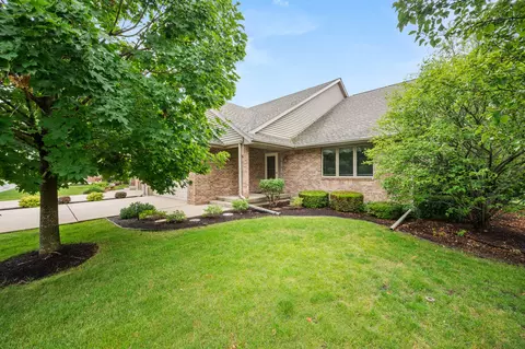 1441 Maria Ct, Sycamore, IL 60178