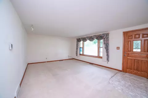 Living - 29 Dennison Dr, Bourbonnais, IL 60914 photo 3 of 3