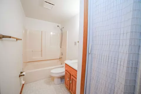 Bath - 29 Dennison Dr, Bourbonnais, IL 60914 photo 1 of 1