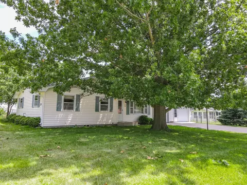 Exterior - 29 Dennison Dr, Bourbonnais, IL 60914 photo 2 of 2