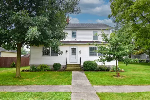 313 W Henry St, Odell, IL 60460