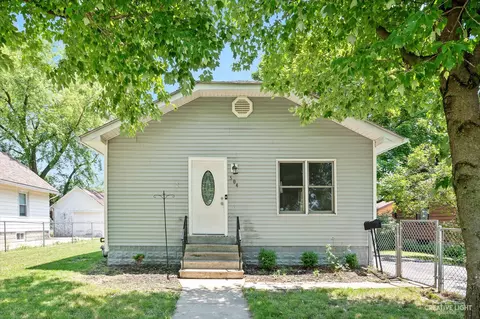 504 S Gladstone Ave, Aurora, IL 60506