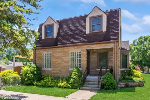 3659 N Pioneer Ave, Chicago, IL 60634