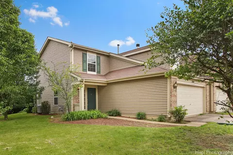2006 Diamond Head Trl, Pingree Grove, IL 60140