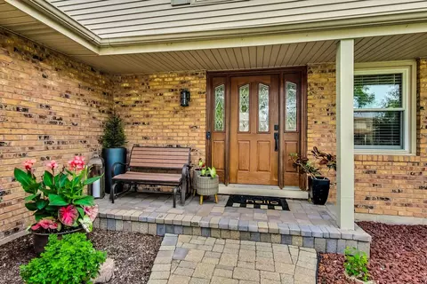 567 Sycamore Ln, Wheeling, IL 60090 photo 4