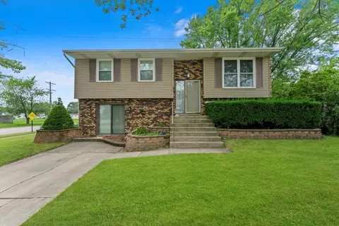 300 Hemlock Ave, Romeoville, IL 60446