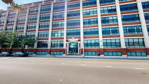 3963 W Belmont Ave #228, Chicago, IL 60618