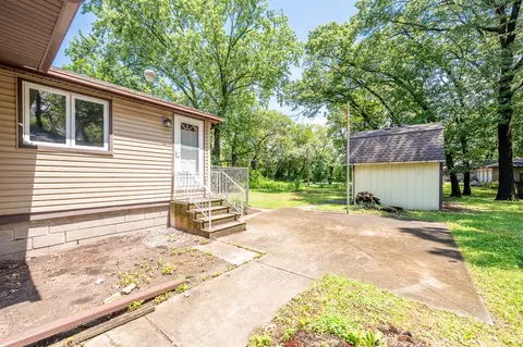 Exterior - 17745 Clyde Ave, Lansing, IL 60438 photo 2 of 5