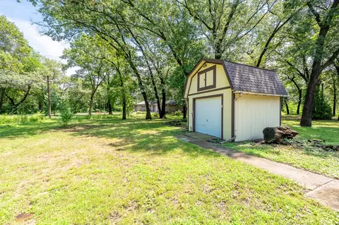 Exterior - 17745 Clyde Ave, Lansing, IL 60438 photo 3 of 5