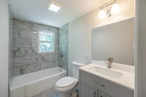 Bath - 17745 Clyde Ave, Lansing, IL 60438 photo 2 of 2