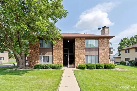 1122 Manchester Ct #1122, South Elgin, IL 60177
