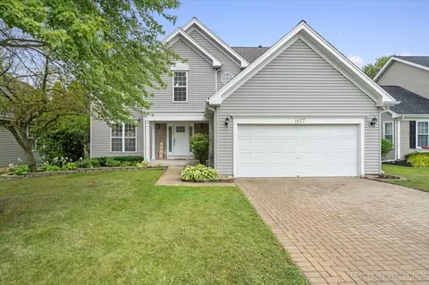 1677 Blackwell Ln, Aurora, IL 60504