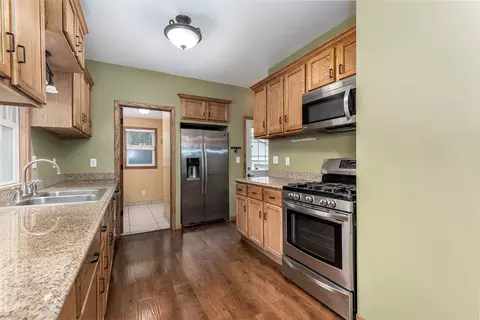 Kitchen - 429 3rd Ave, Ottawa, IL 61350 photo 1 of 1