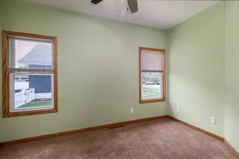 Bedroom - 429 3rd Ave, Ottawa, IL 61350 photo 2 of 2