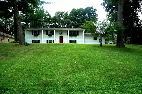 1021 Myrtle Ave, Dixon, IL 61021 photo 2
