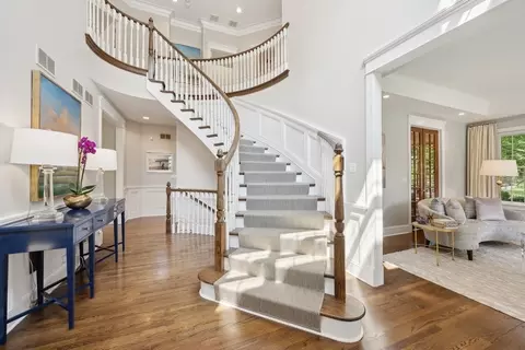Entry Way - 502 Willow Rd, Winnetka, IL 60093 photo 1 of 5