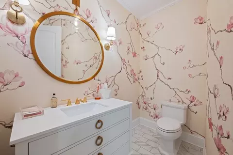 Bath - 502 Willow Rd, Winnetka, IL 60093 photo 1 of 3
