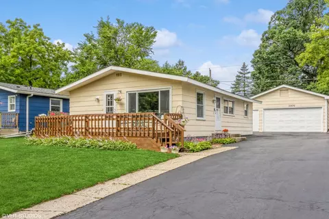 33670 N Oakland Dr, Grayslake, IL 60030