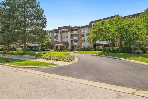 3300 N Carriageway Dr #415, Arlington Heights, IL 60004