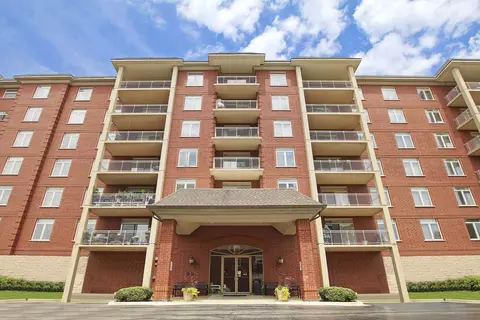 8440 Callie Ave #611, Morton Grove, IL 60053