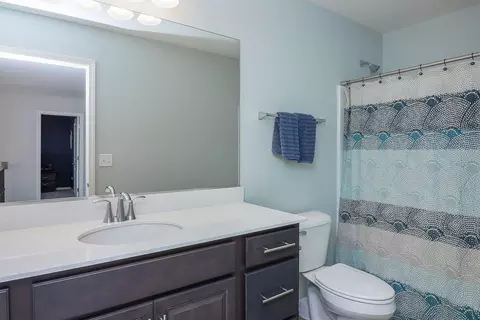 Bath - 3613 Eldorado Rd, Elgin, IL 60124 photo 2 of 2