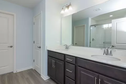 Bath - 3613 Eldorado Rd, Elgin, IL 60124 photo 1 of 2