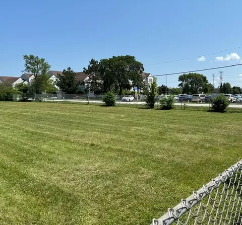 10000 Potter Rd, Des Plaines, IL 60016 photo 6