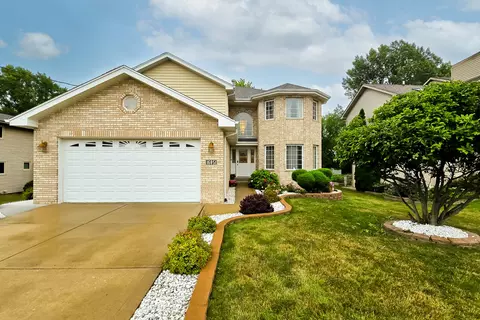 16851 Forest Ave, Oak Forest, IL 60452