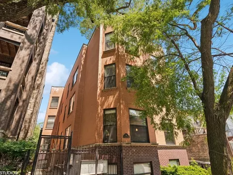 814 W Aldine Ave #1S, Chicago, IL 60657