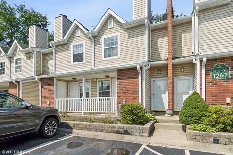 1267 Wyndham Ln #105, Palatine, IL 60074