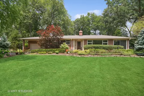378 Meadow Ln, Palatine, IL 60067