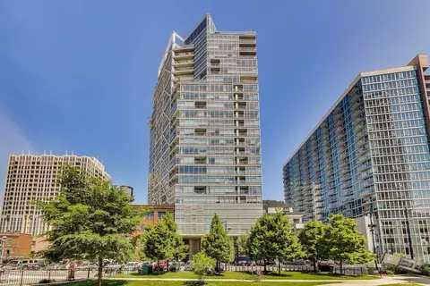 510 W Erie St #1204, Chicago, IL 60654