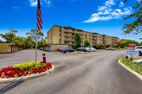 100 W Butterfield Rd #510N, Elmhurst, IL 60126
