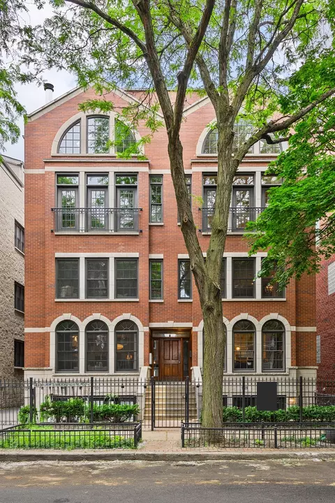 1531 N Mohawk St #2N, Chicago, IL 60610