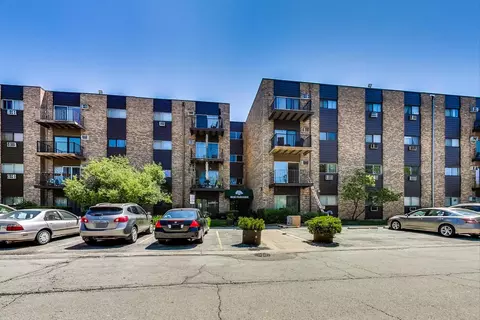 8936 N Parkside Ave #209, Des Plaines, IL 60016