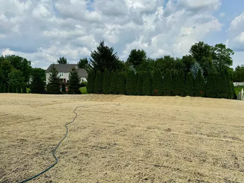 Exterior - 332 W Point Cir, Algonquin, IL 60102 photo 3 of 8