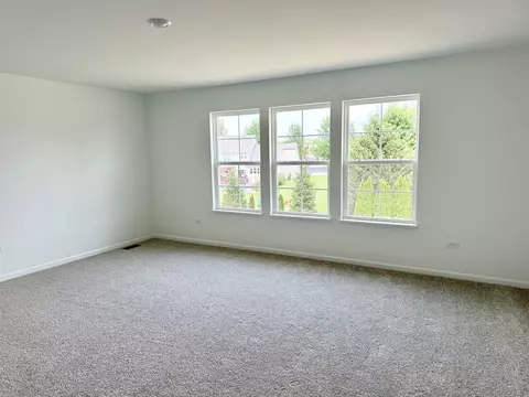 Living - 332 W Point Cir, Algonquin, IL 60102 photo 1 of 2