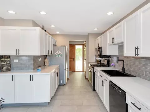 Kitchen - 6536 Cedar Rd, Oak Forest, IL 60452 photo 1 of 2