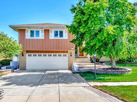 6536 Cedar Rd, Oak Forest, IL 60452