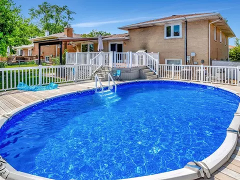 Exterior - 6536 Cedar Rd, Oak Forest, IL 60452 photo 6 of 9