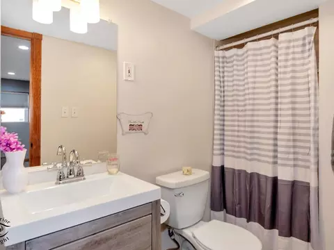 Bath - 6536 Cedar Rd, Oak Forest, IL 60452 photo 3 of 3