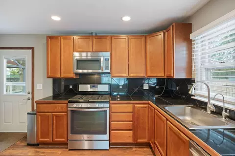 149 Wheeling Ave, Wheeling, IL 60090 photo 4