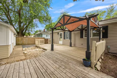 149 Wheeling Ave, Wheeling, IL 60090 photo 2