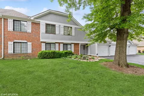 961 Yosemite Trl #B, Roselle, IL 60172