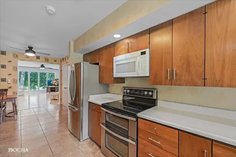Kitchen - 890 Woodlea Rd, Kankakee, IL 60901 photo 3 of 3